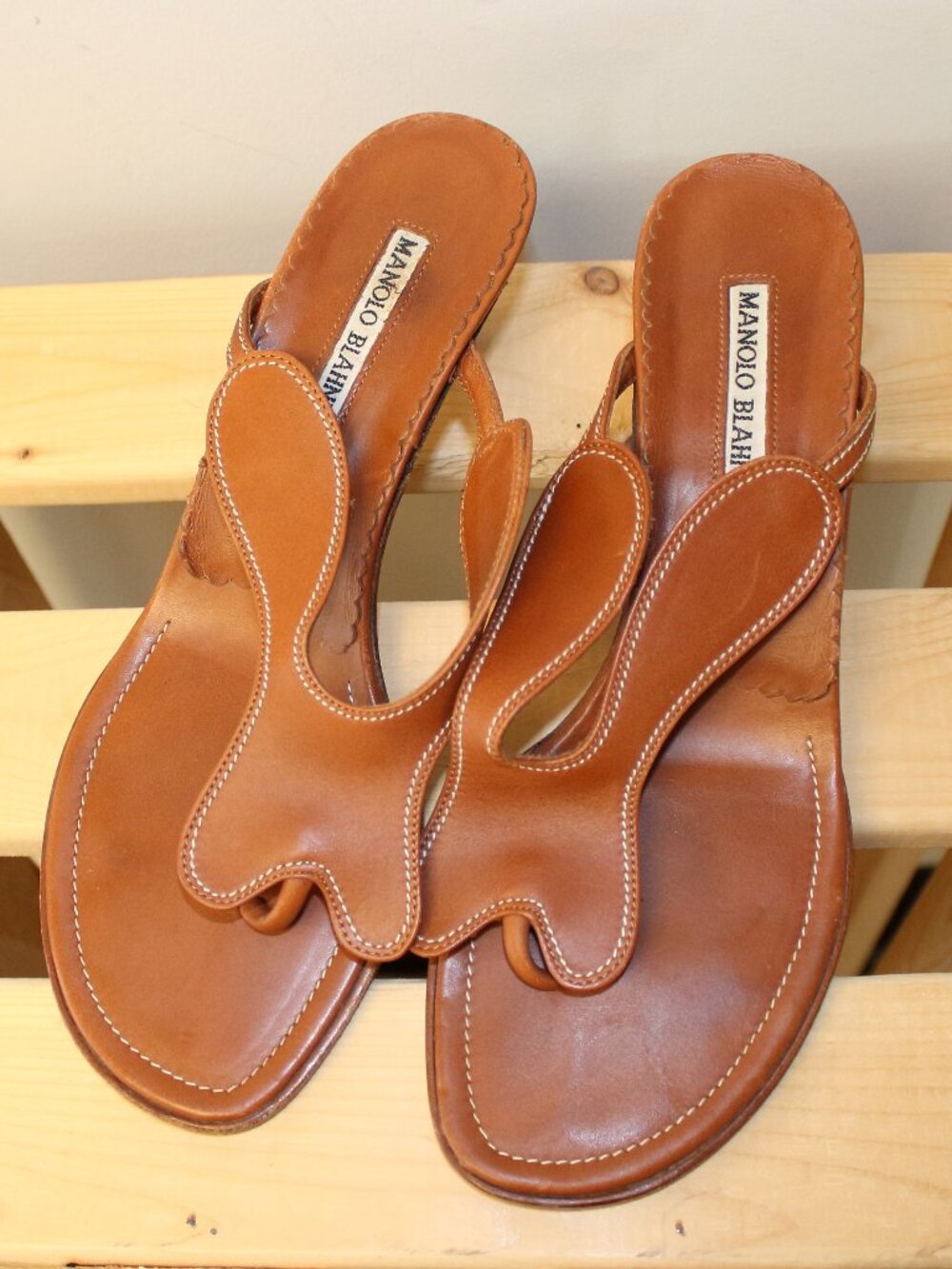 Manolo Blahnik Tan Lether Mules